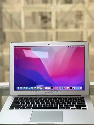 New Laptop Apple MacBook 2017 8GB Intel Core I5 SSD 256GB