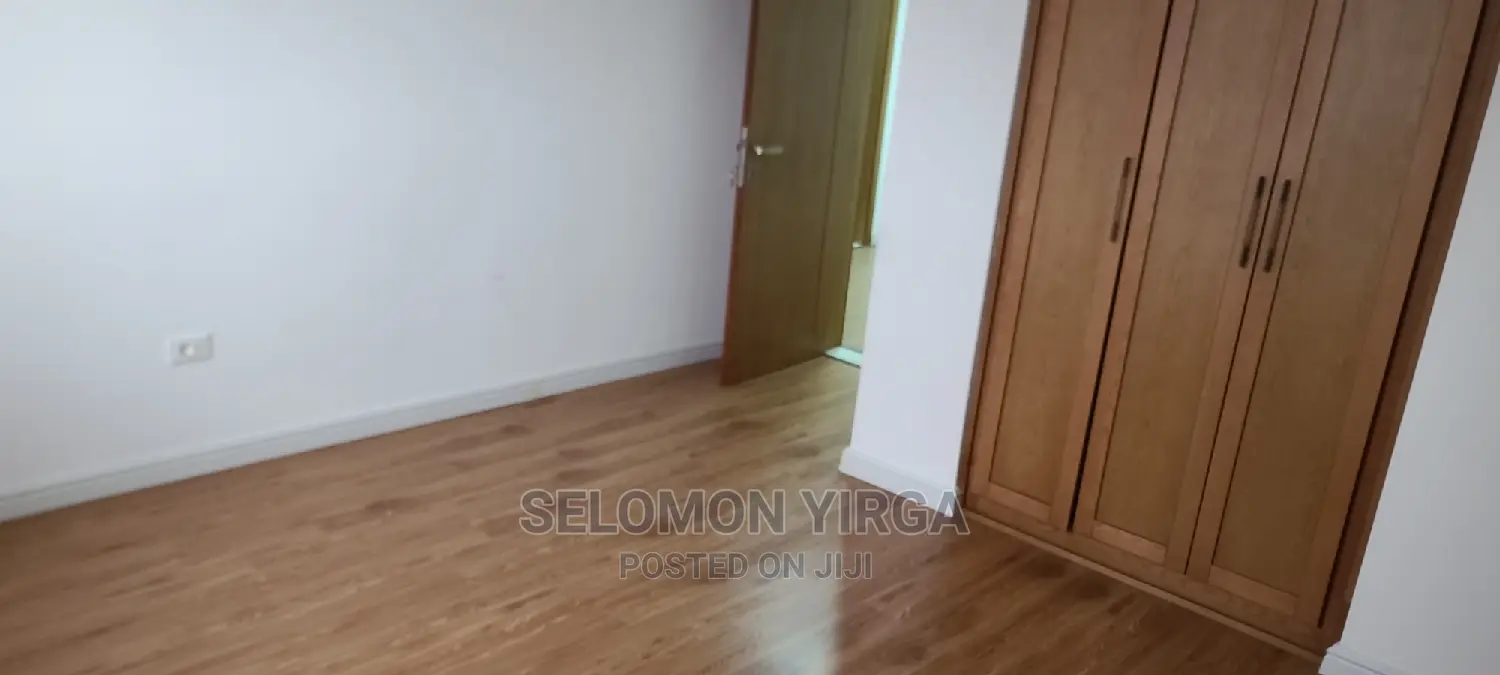3bdrm Apartment in አድስ አበባ, Bole for Rent