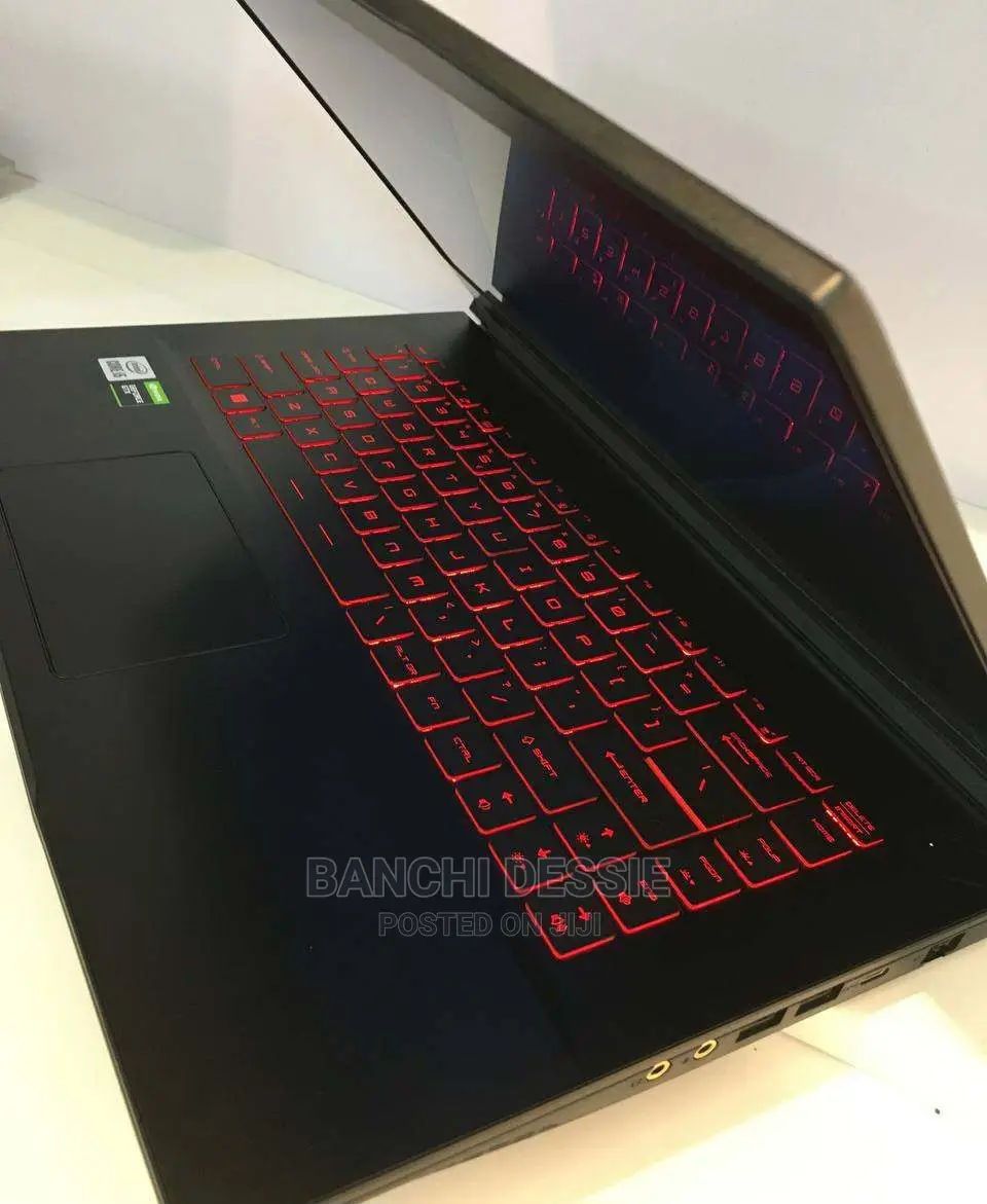New Laptop MSI GF63 8GB Intel Core I5 HDD+SSD 256GB