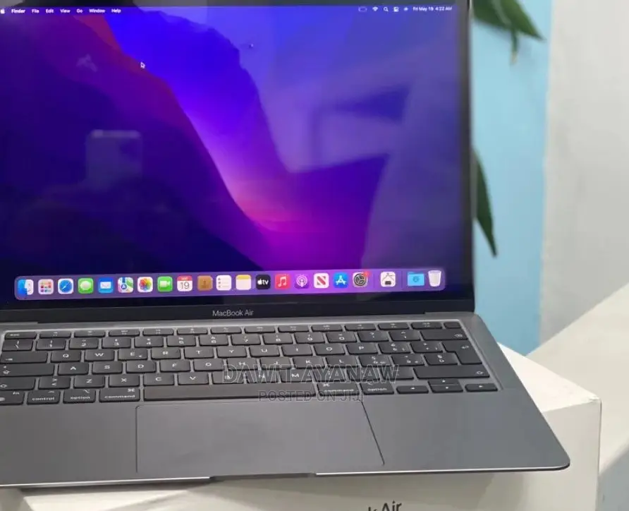 New Laptop Apple MacBook Air 2020 8GB Apple M1 SSD 256GB