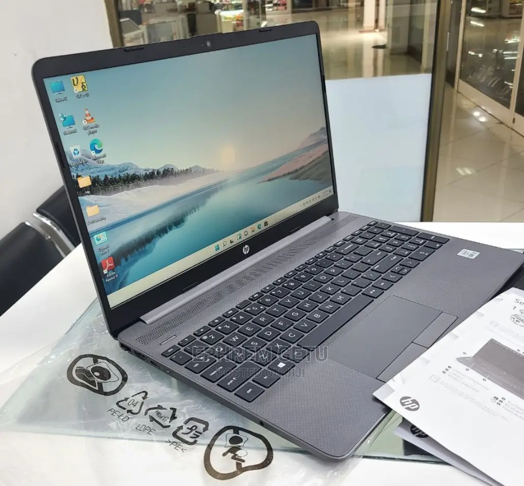 New Laptop HP Stream Notebook 8GB Intel Core I5 HDD 1T