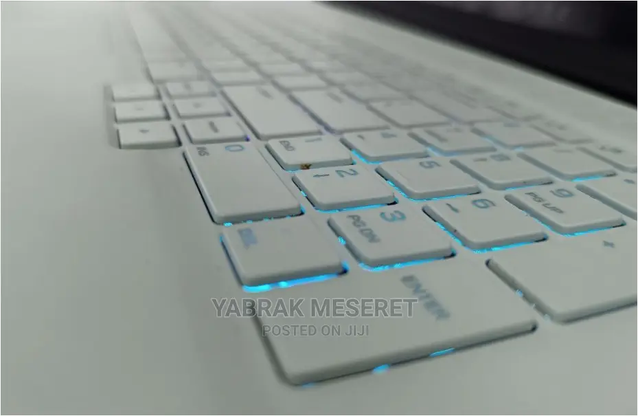 New Laptop Alienware M17x R2 1.5GB AMD Ryzen 7 SSD 3T