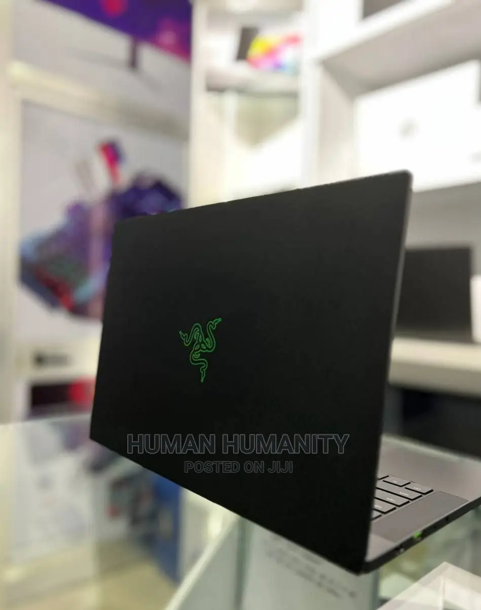 New Laptop Razer Blade Advanced 16GB AMD Ryzen 9 SSD 1T