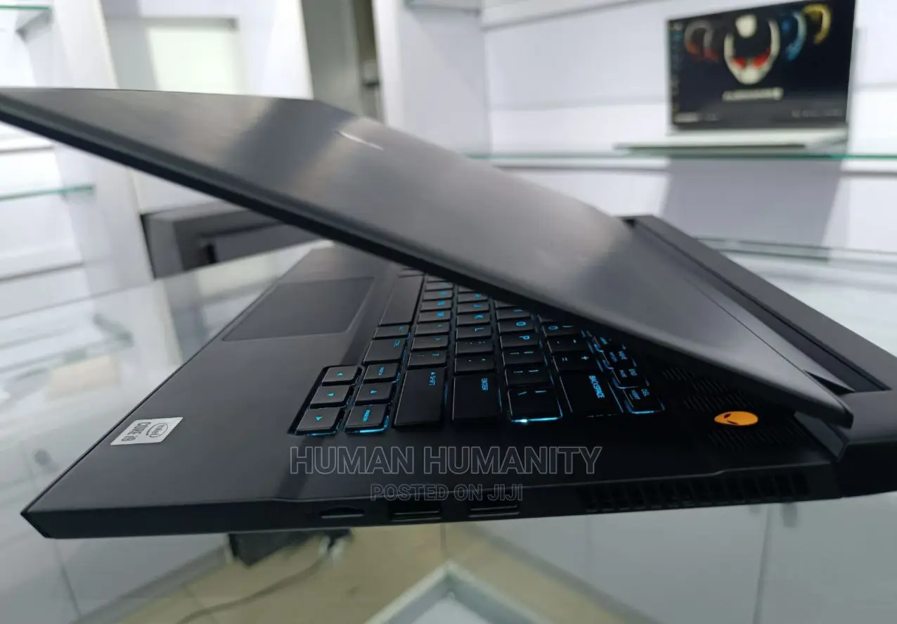 New Laptop Dell Alienware 17 R4 16GB Intel Core I9 SSD 1T