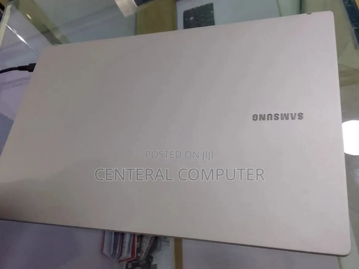 New Laptop Samsung Notebook 9 8GB Intel Core I5 SSD 512GB