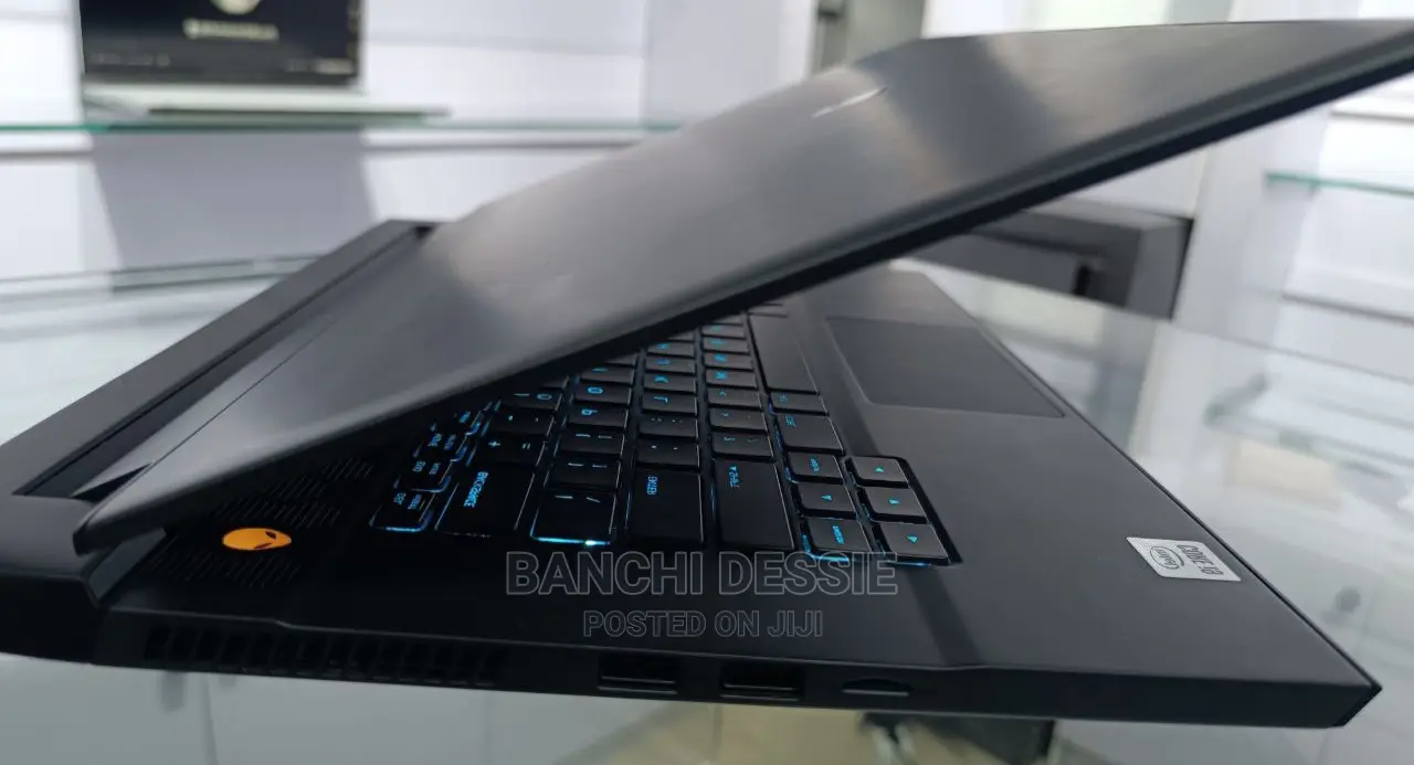 New Laptop Alienware M17x R2 32GB Intel Core I9 SSD 1T