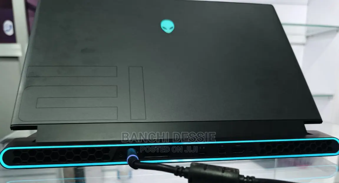 New Laptop Alienware M17x R2 32GB Intel Core I9 SSD 1T