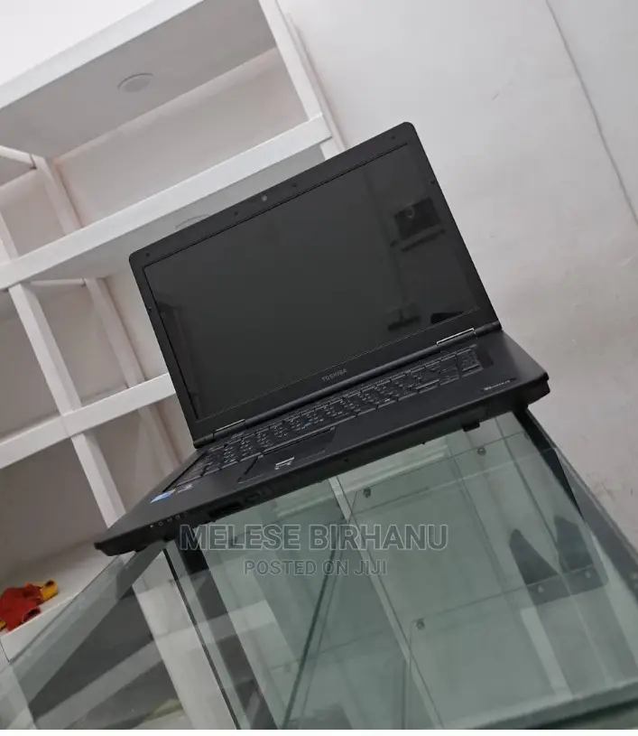 New Laptop Toshiba Satellite U40 8GB Intel Core I5 HDD 1T