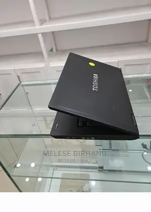 New Laptop Toshiba Satellite U40 8GB Intel Core I5 HDD 1T