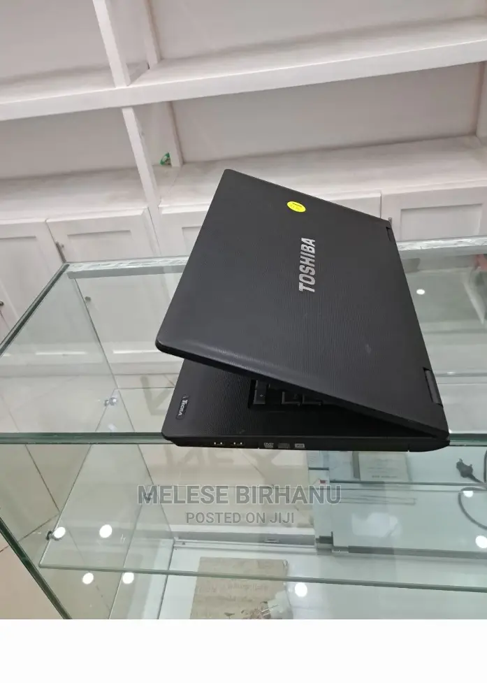 New Laptop Toshiba Satellite U40 8GB Intel Core I5 HDD 1T