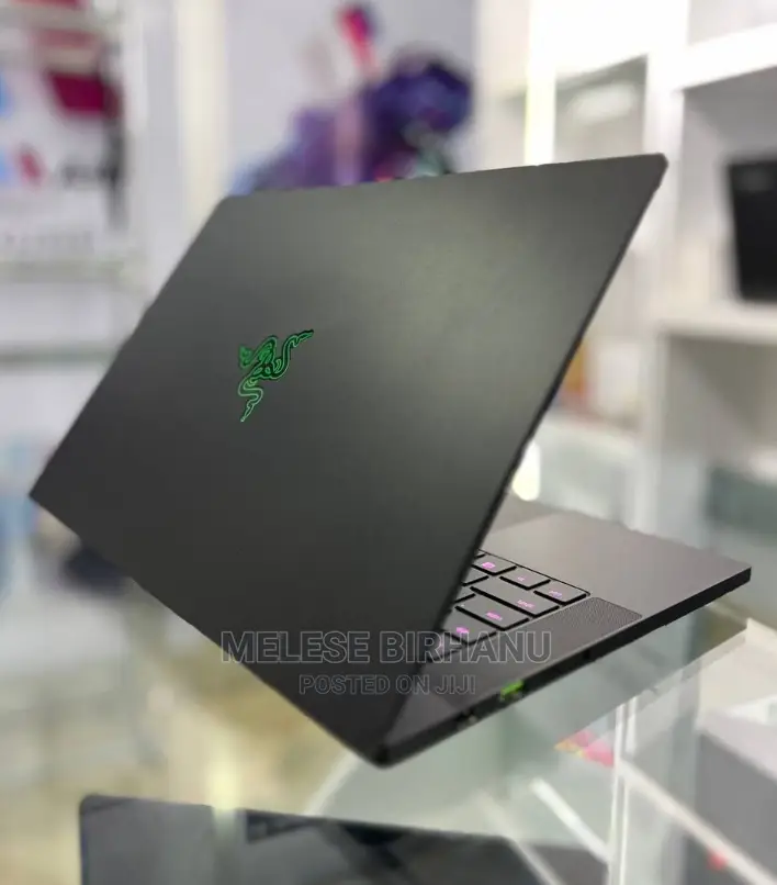 New Laptop Razer Blade 16GB AMD Ryzen 9 SSD 1T