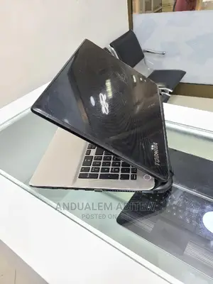 New Laptop Toshiba Satellite C55 4GB Intel Core I5 SSHD (Hybrid) 500GB