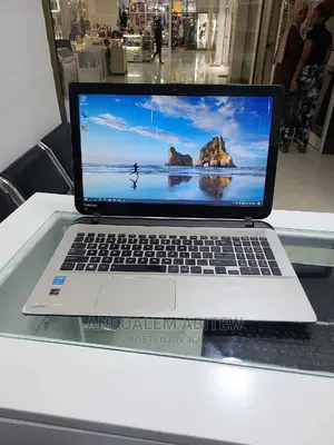 New Laptop Toshiba Satellite C55 4GB Intel Core I5 SSHD (Hybrid) 500GB