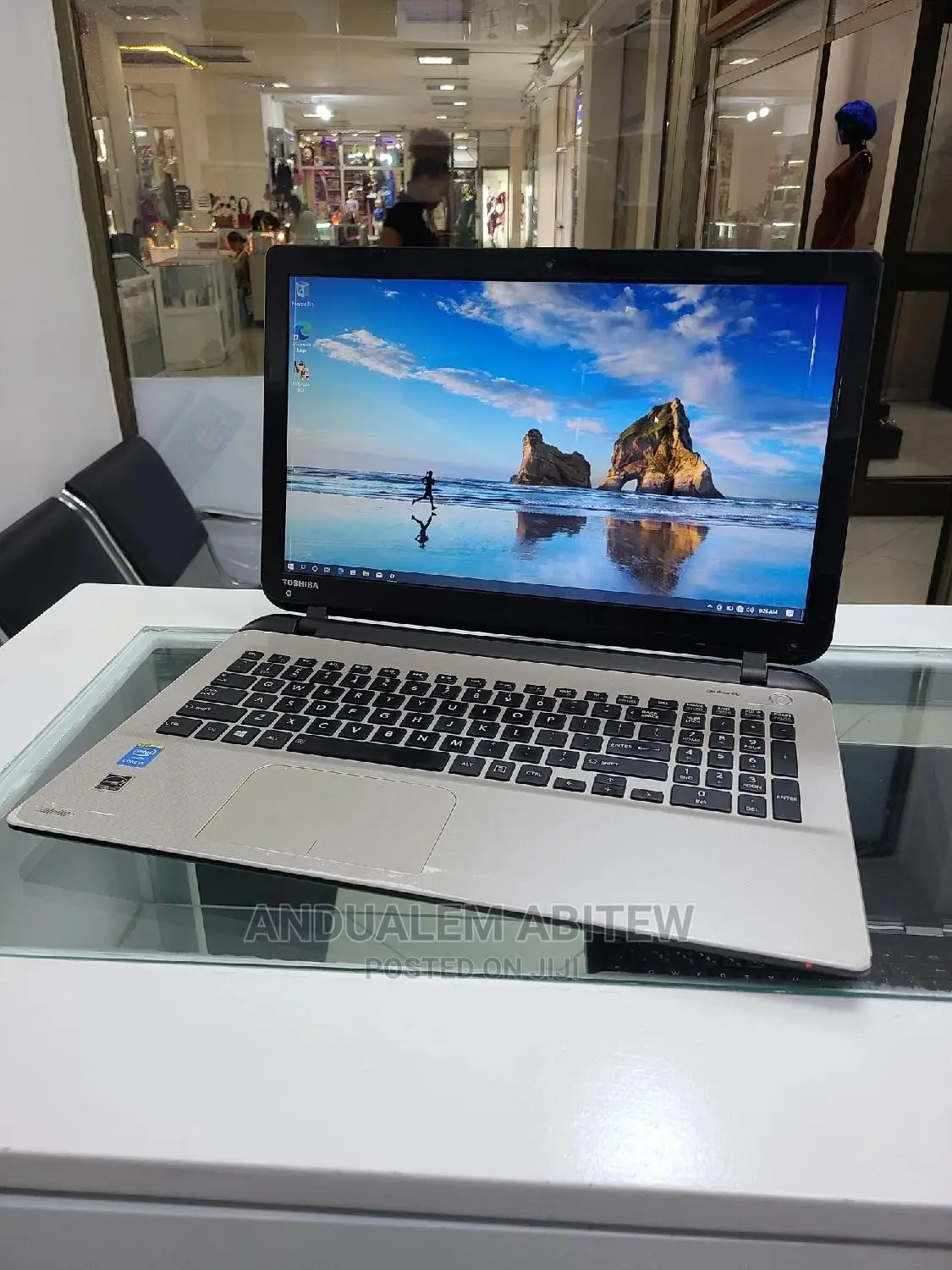New Laptop Toshiba Satellite C55 4GB Intel Core I5 SSHD (Hybrid) 500GB