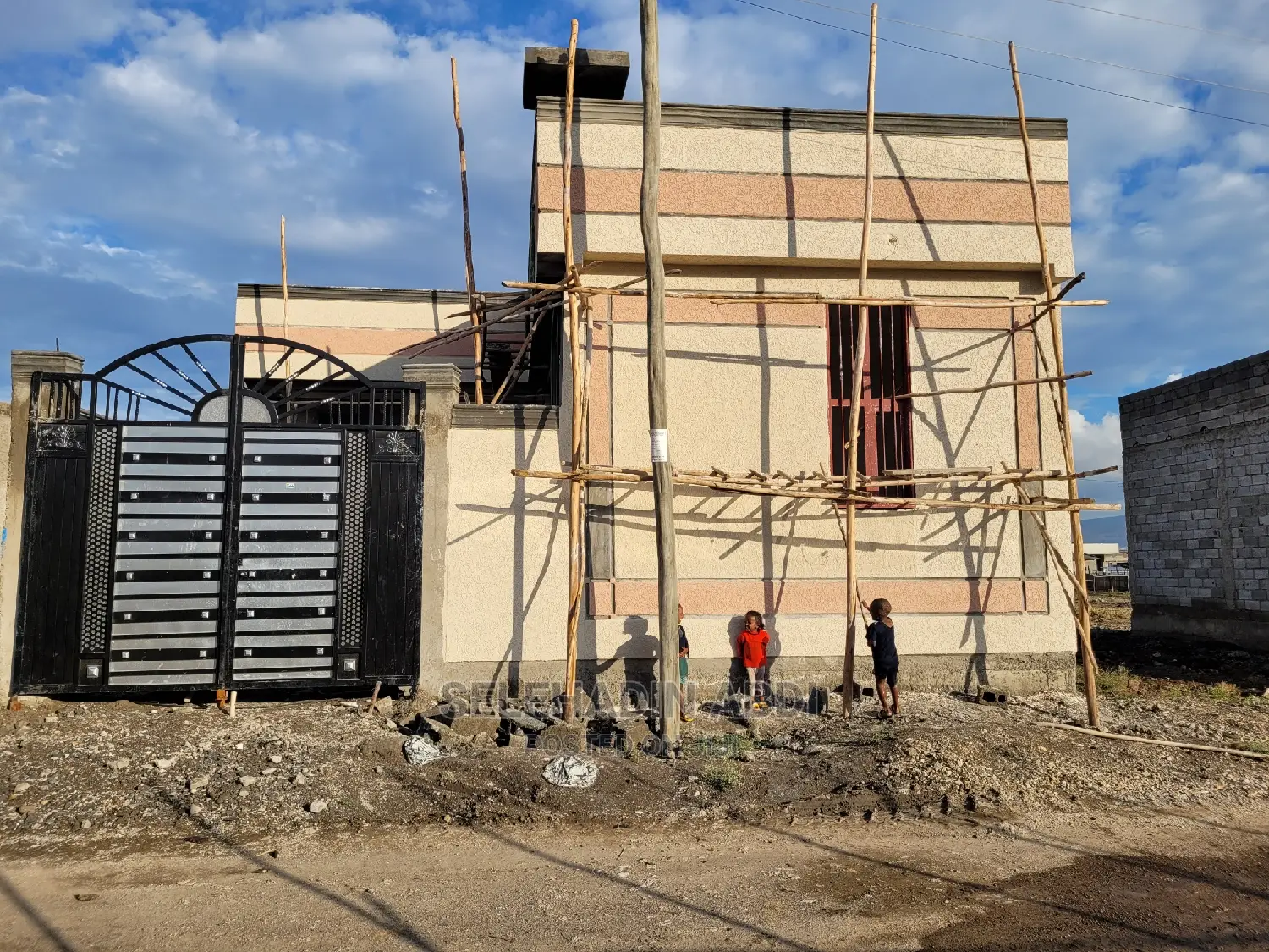 5bdrm House in Dukem Home, East Shewa for sale