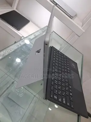 New Laptop Microsoft Surface 8GB Intel Core I5 SSD 128GB