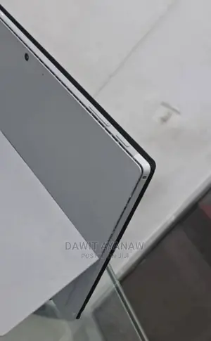 New Laptop Microsoft Surface 8GB Intel Core I5 SSD 128GB