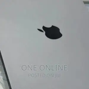 Photo - New Laptop Apple MacBook Pro 2022 M2 16GB Apple M2 SSD 512GB