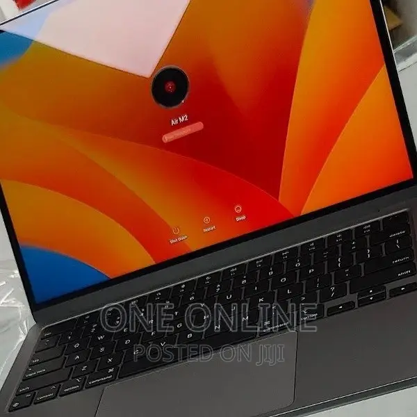 New Laptop Apple MacBook Pro 2022 M2 16GB Apple M2 SSD 512GB