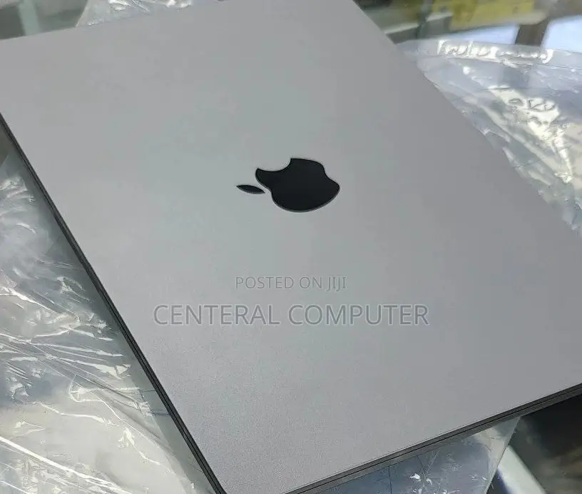 New Laptop Apple MacBook Air 2022 M2 16GB Apple M2 SSD 512GB