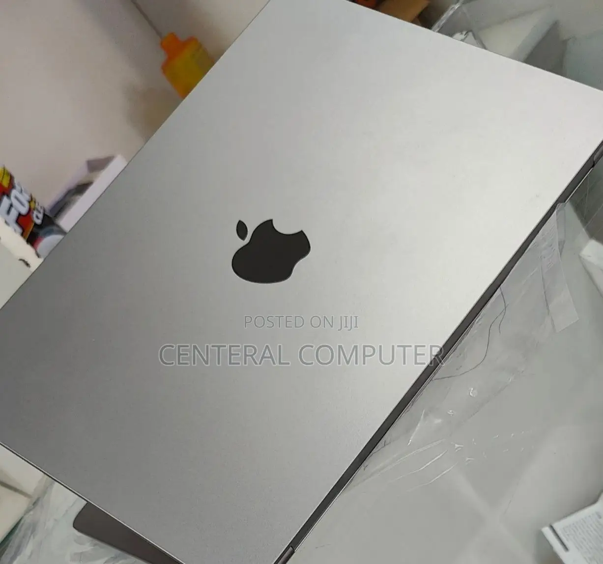 New Laptop Apple MacBook Air 2022 M2 16GB Apple M2 SSD 512GB
