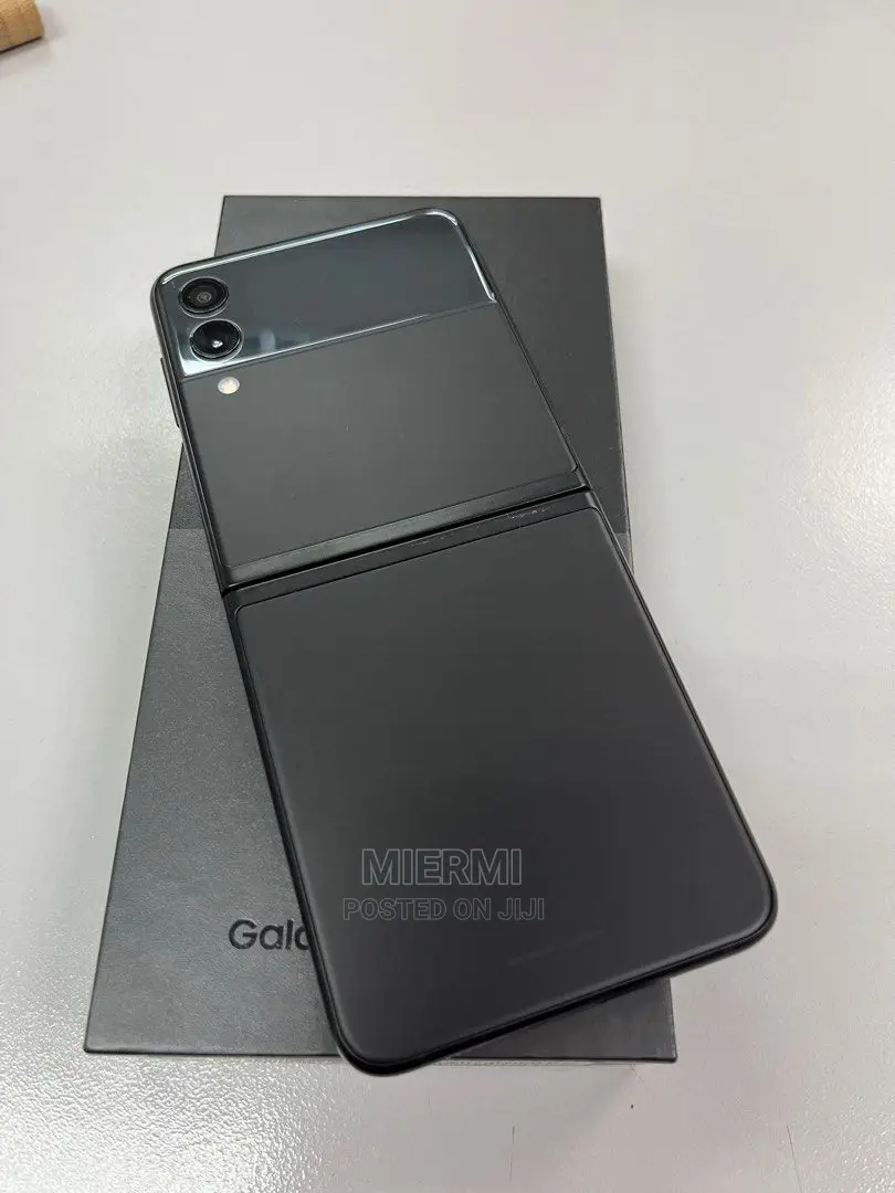 New Samsung Galaxy Z Flip3 5G 256 GB Black