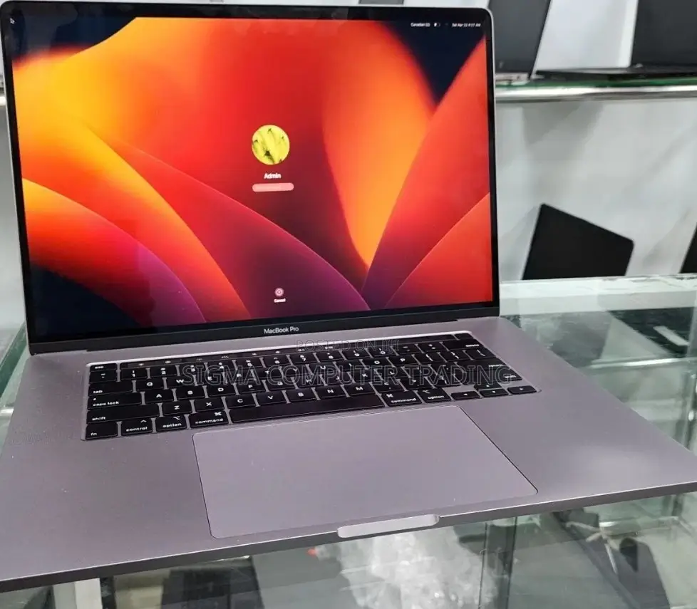 New Laptop Apple MacBook Pro 2019 16GB Intel Core I9 SSD 512GB