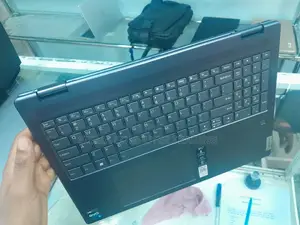 New Laptop Lenovo Yoga 700 8GB Intel Core I5 SSD 256GB