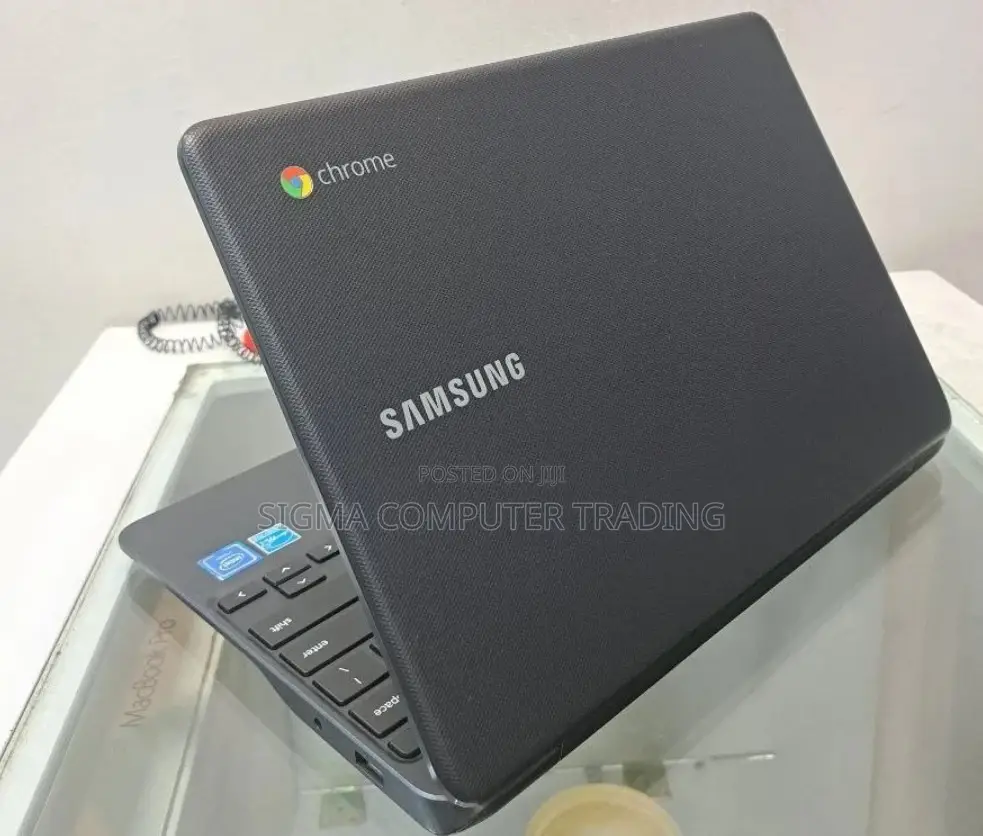 New Laptop Samsung Chromebook 3 11 4GB Intel Pentium SSD 16 GB