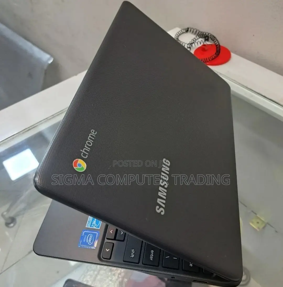 New Laptop Samsung Chromebook 3 11 4GB Intel Pentium SSD 16 GB