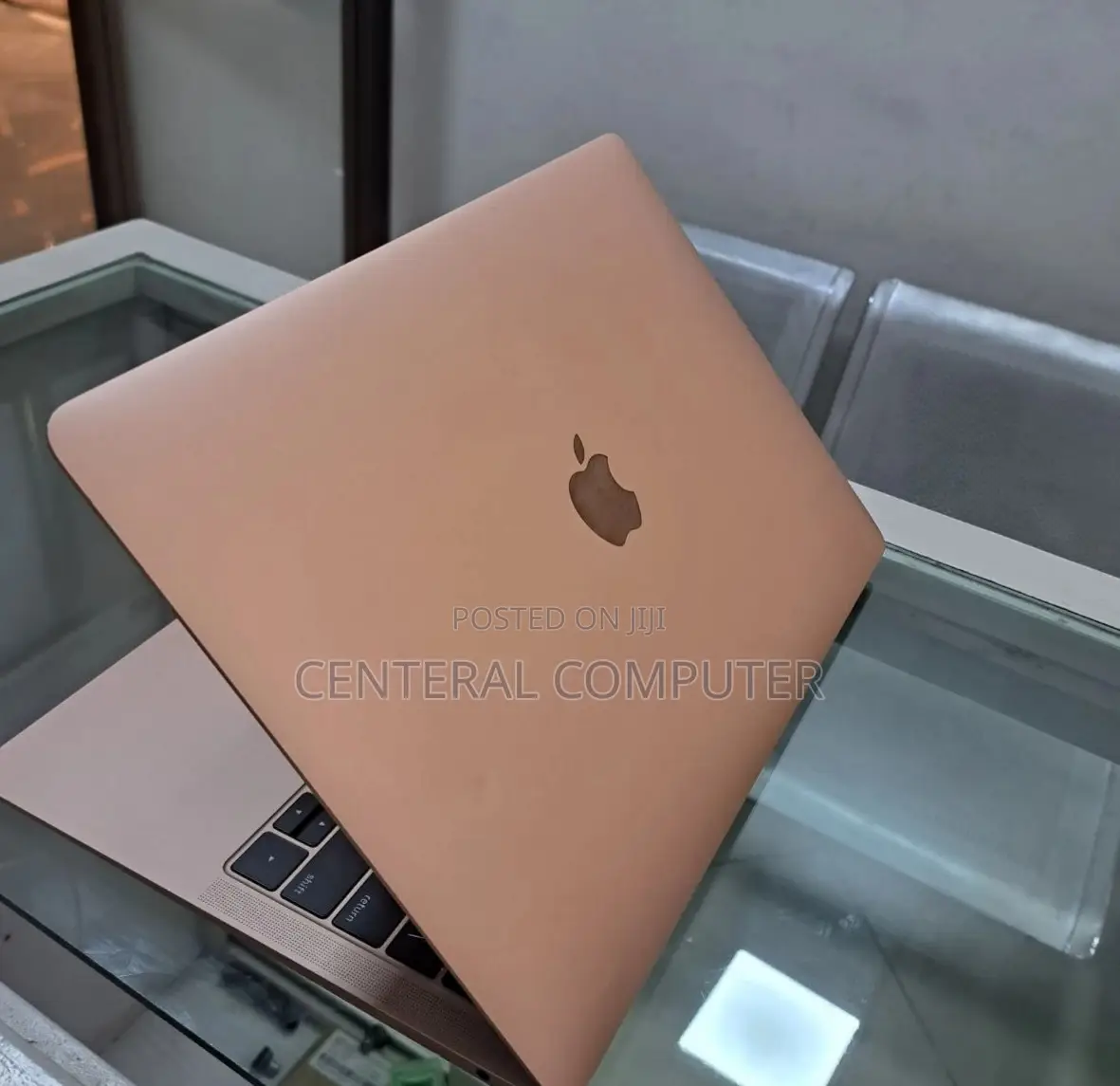 New Laptop Apple MacBook Pro 2019 8GB Intel Core I5 SSD 128GB