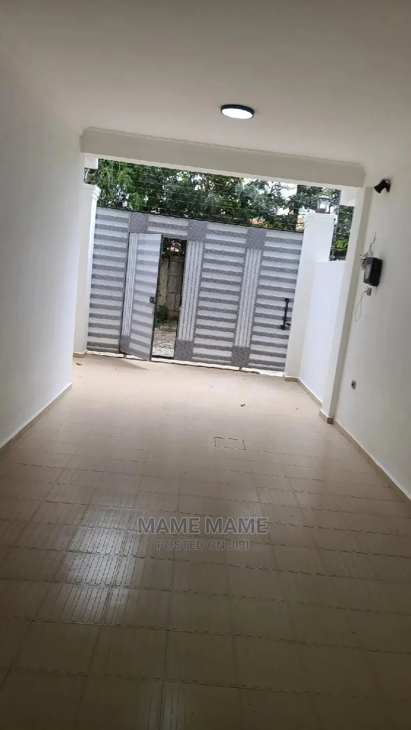 6bdrm House in Addis Abeba, Bole for sale