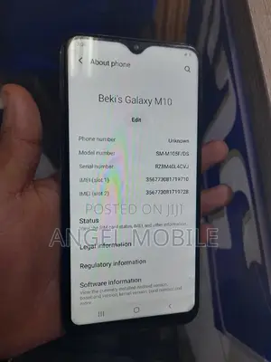 Photo - Samsung Galaxy M10 32 GB Black