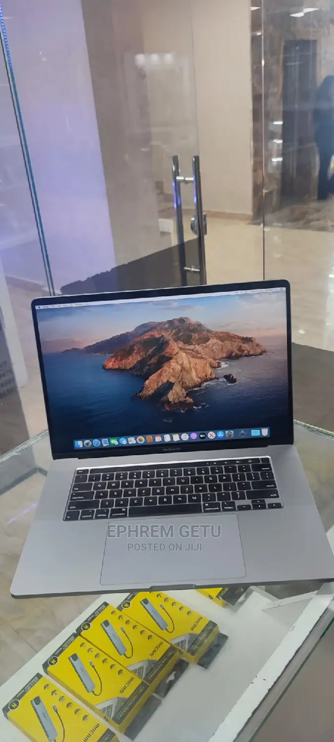 New Laptop Apple MacBook 64GB Intel Core I9 SSD 2T