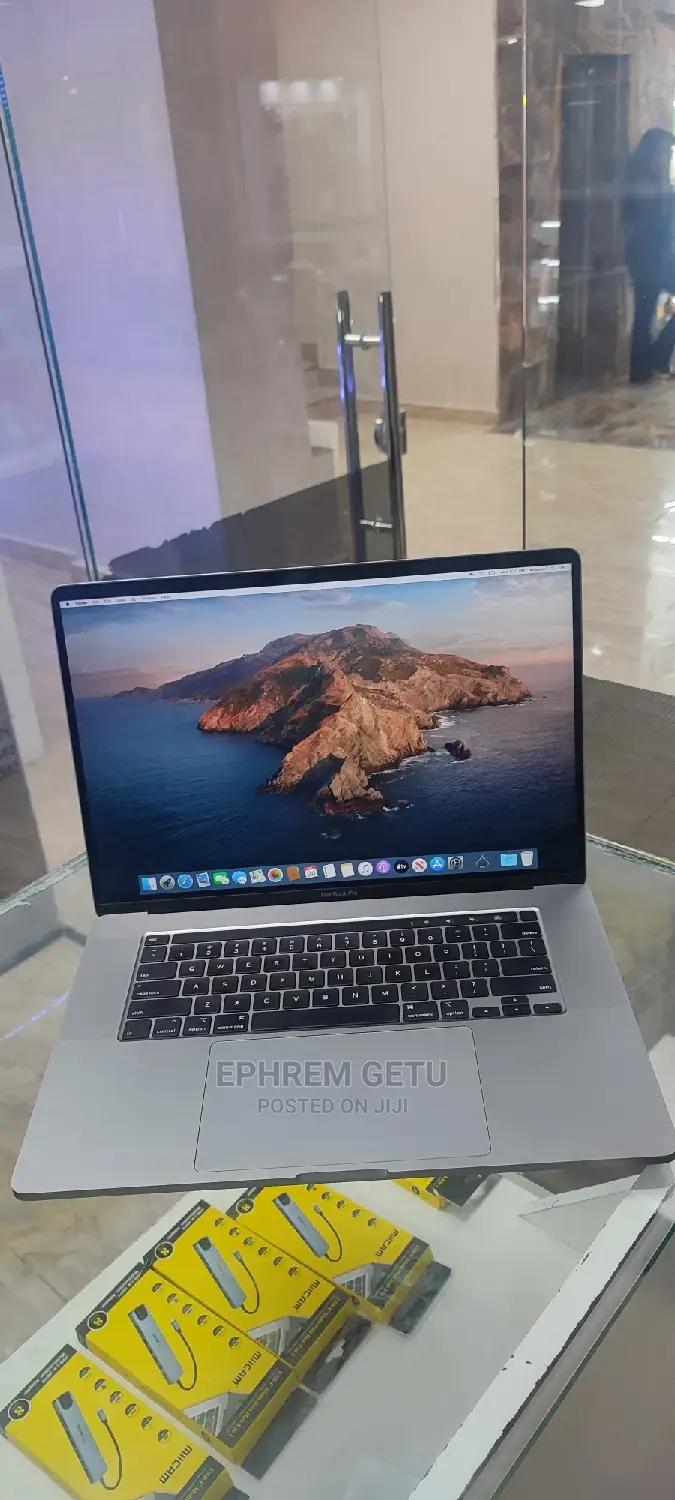 New Laptop Apple MacBook 64GB Intel Core I9 SSD 2T