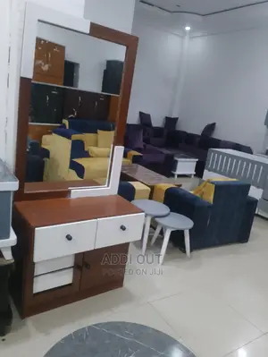 Photo - ድሬሲንግ ቴብል/Dressing Table