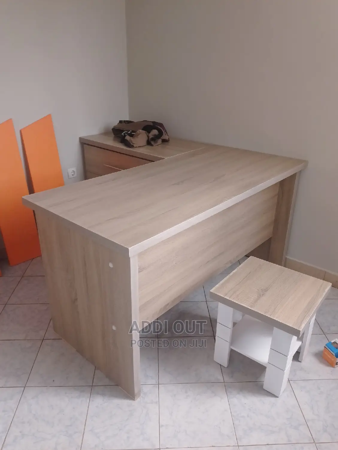 Office Table and File Box/የቢሮ ጠረጴዛ እና ፋይል ቦክስ