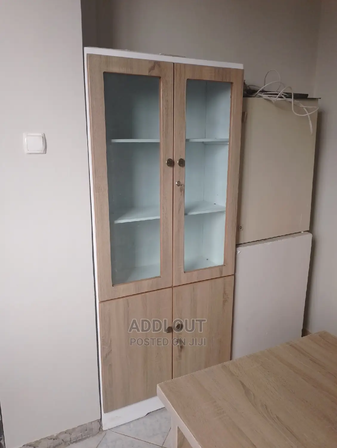 Office Table and File Box/የቢሮ ጠረጴዛ እና ፋይል ቦክስ