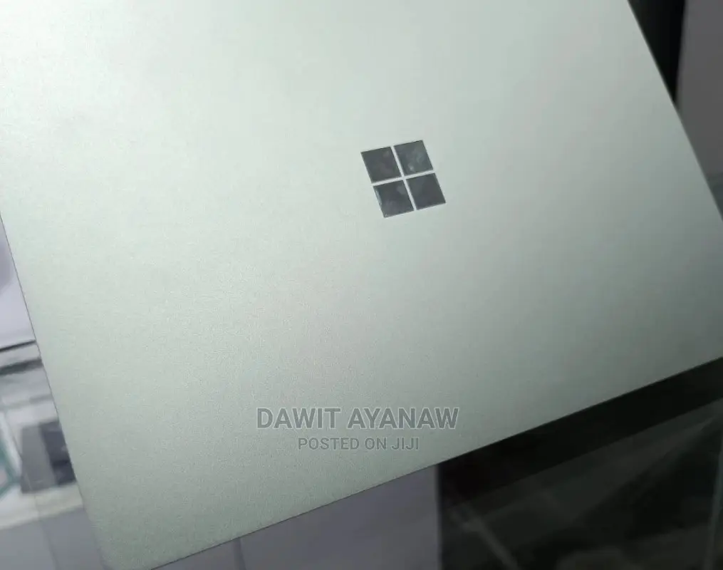 New Laptop Microsoft Surface Go 8GB Intel Core I5 SSD 256GB