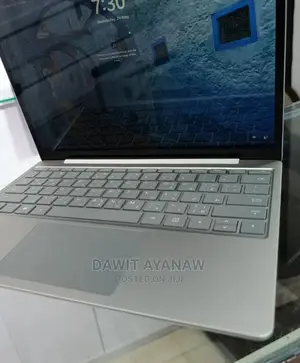 New Laptop Microsoft Surface Go 8GB Intel Core I5 SSD 256GB