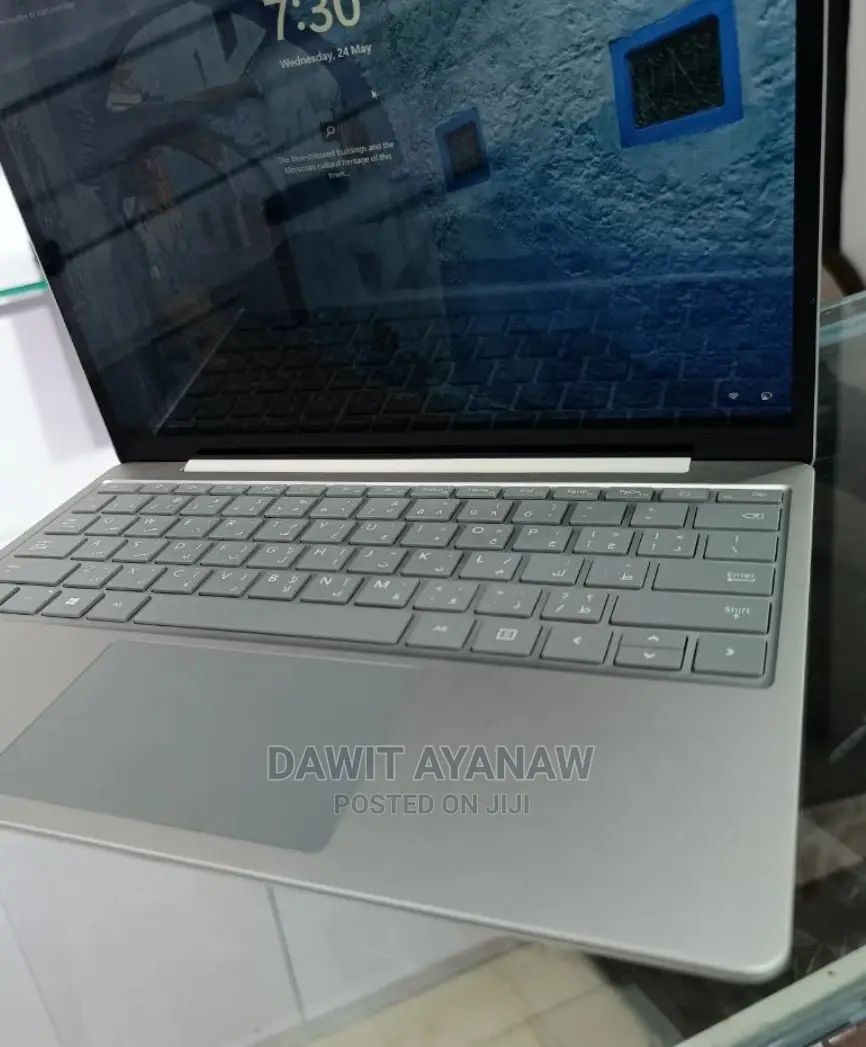 New Laptop Microsoft Surface Go 8GB Intel Core I5 SSD 256GB