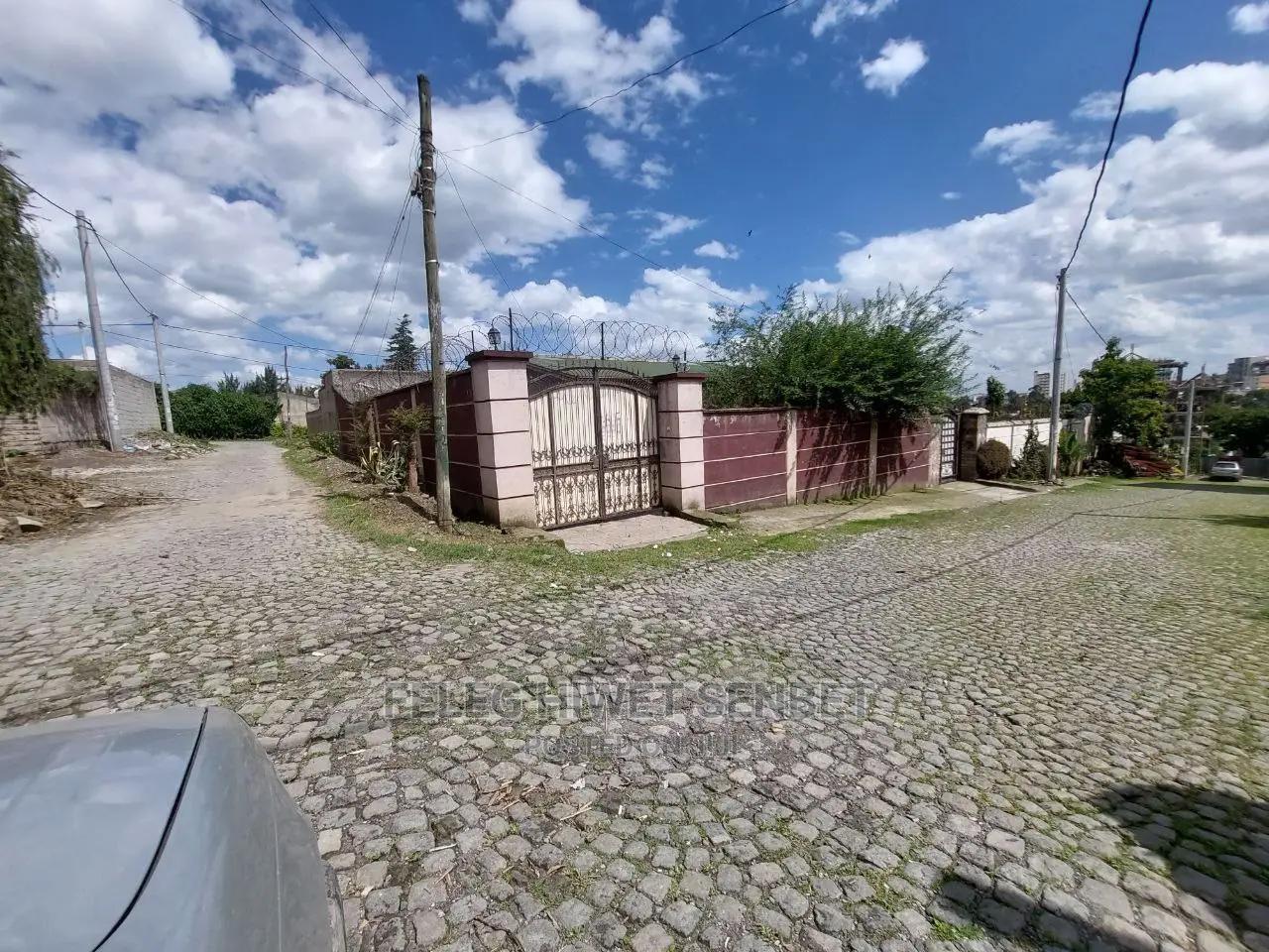 የሚሸጥ የድሮ ቪላ ያለው ቦታ