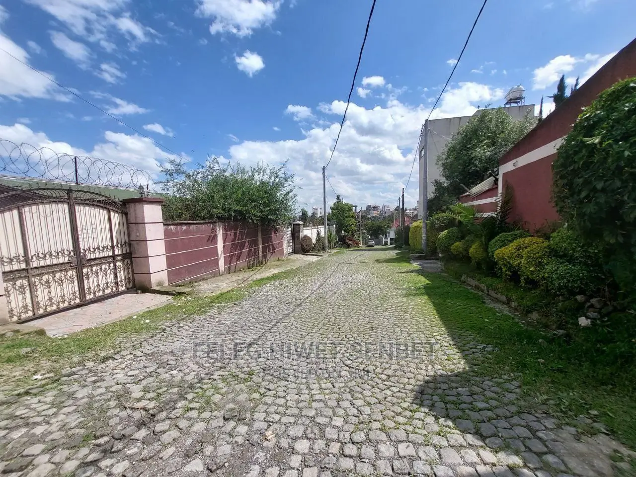 የሚሸጥ የድሮ ቪላ ያለው ቦታ