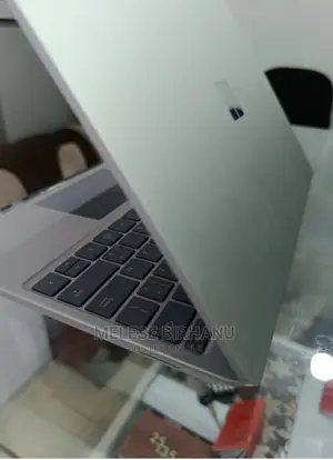 New Laptop Microsoft Surface 8GB Intel Core I5 SSD 256GB