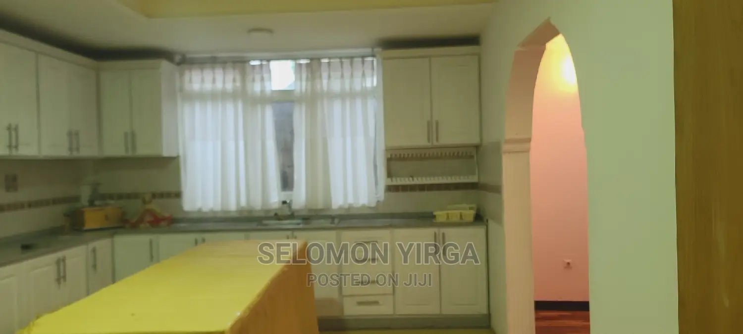 Furnished 5bdrm House in አድስ አበባ, Bole for Rent