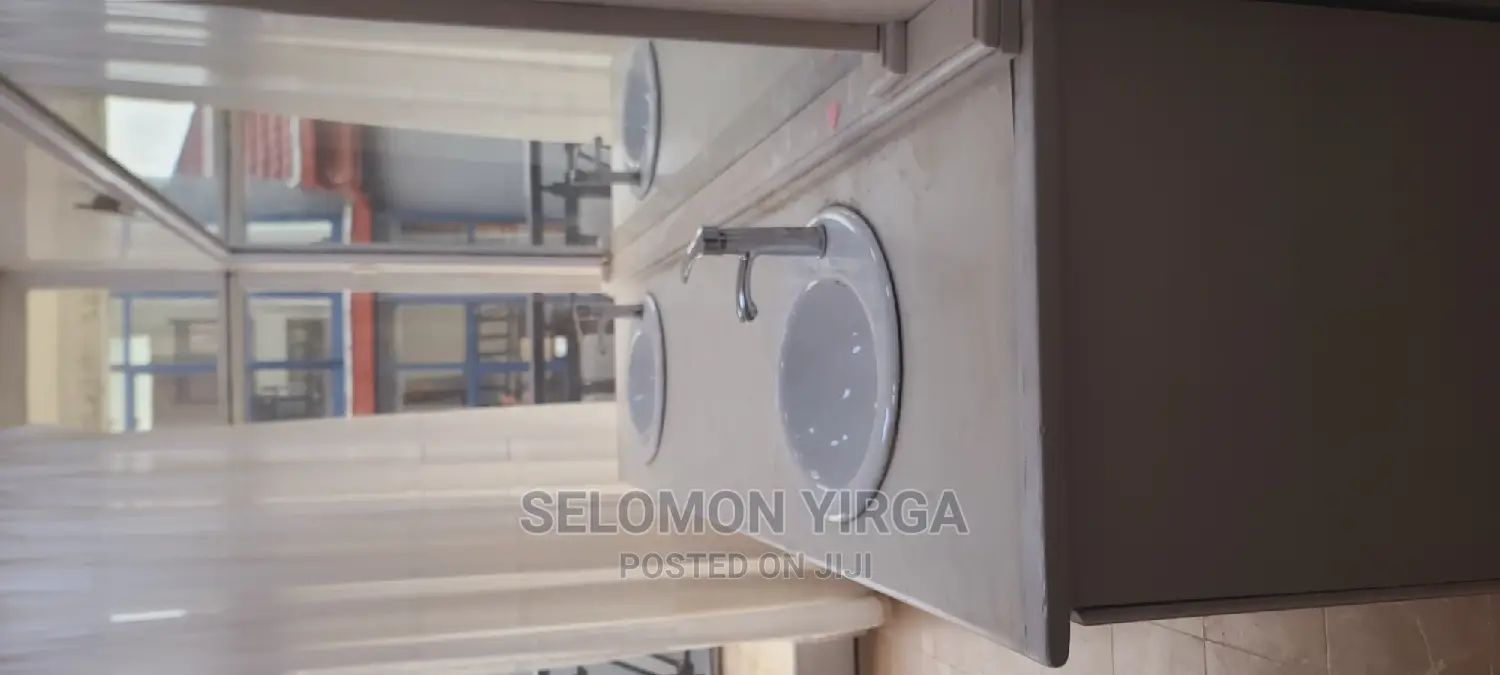 Furnished 5bdrm House in አድስ አበባ, Bole for Rent