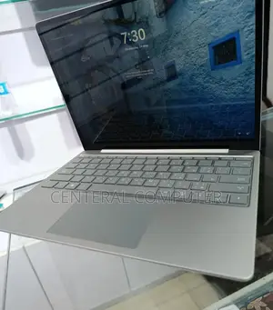 Photo - New Laptop Microsoft Surface Pro 4 8GB Intel Core I5 SSD 256GB