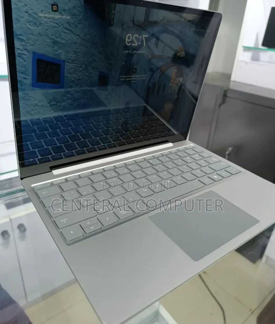 New Laptop Microsoft Surface Pro 4 8GB Intel Core I5 SSD 256GB