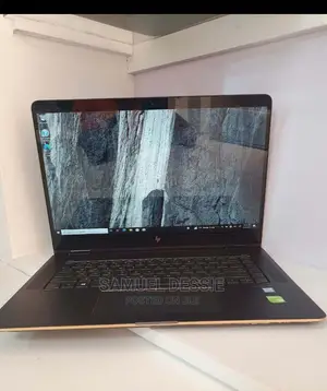Photo - New Laptop HP Spectre 16GB Intel Core I7 SSD 512GB