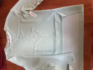 Women Top (Sweatshirt)